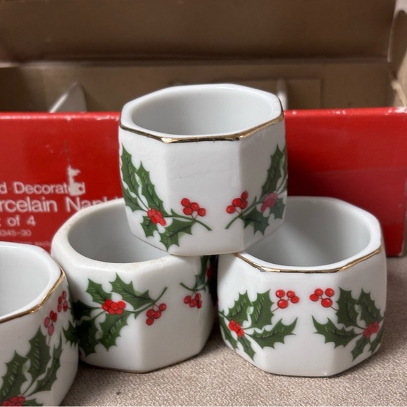 Hand Decorated Christmas Porcelain Napkin Ring Set Made In Japan - Picture 4 of 7